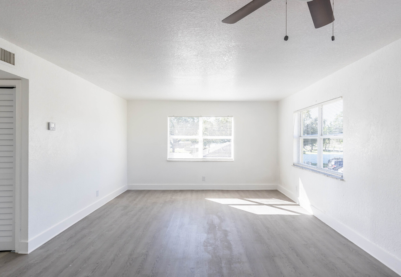 Deerfield Gardens Apartments - Photo 3 of 28