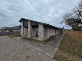 featured image of 2106 Wheeler Ave #D