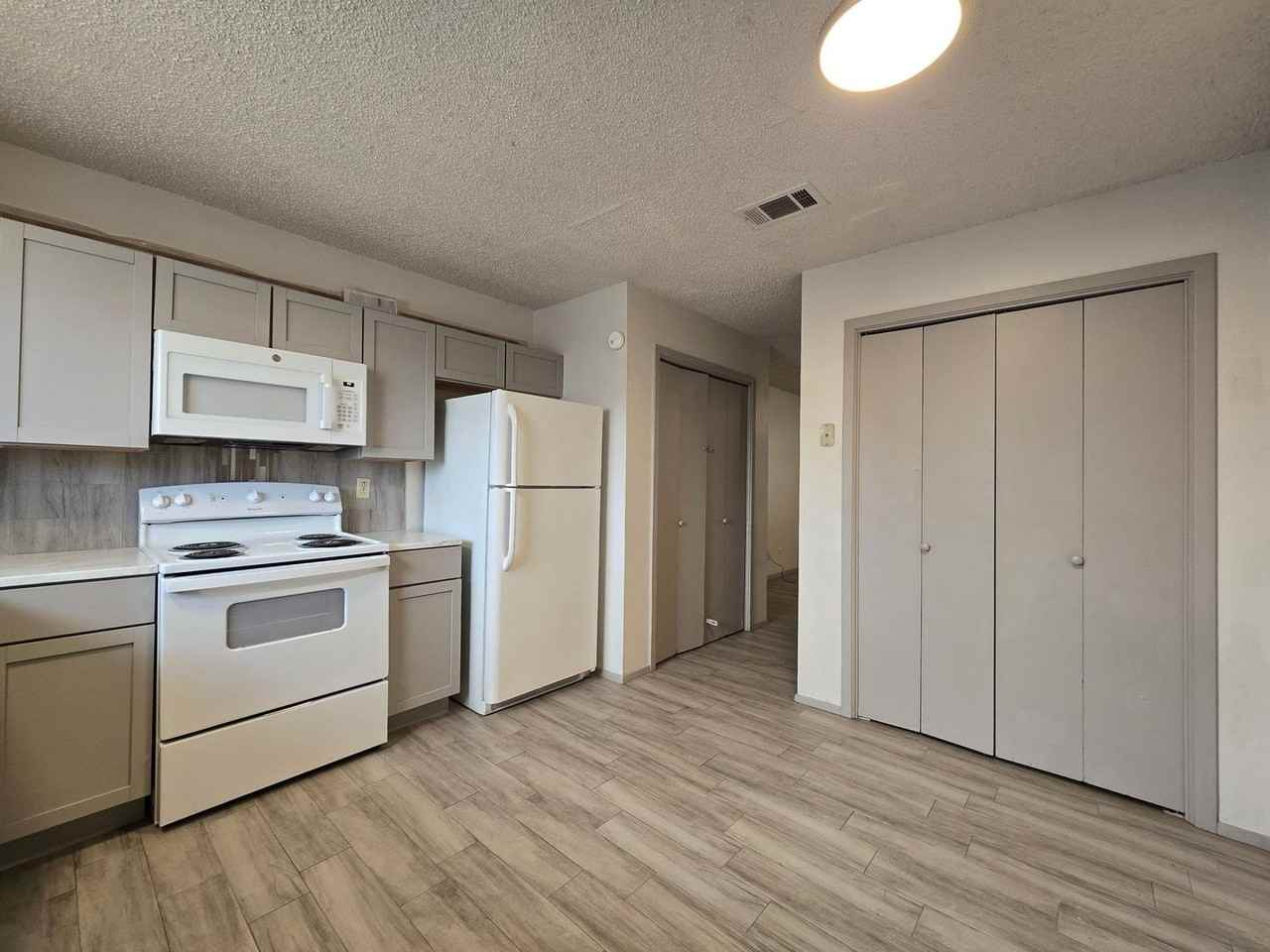 2106 Wheeler Ave #D - Photo 4 of 15