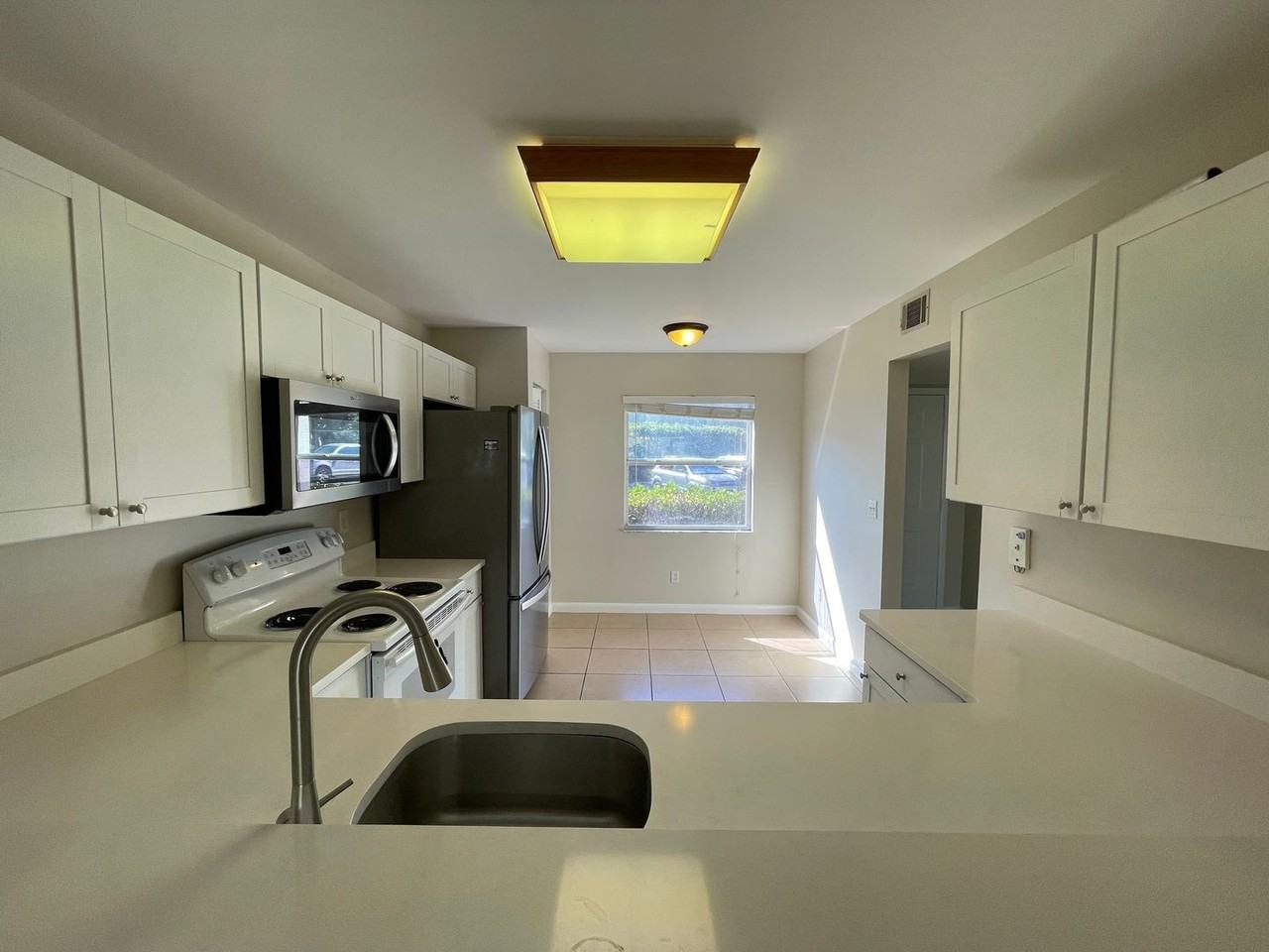 1330 Derbyshire Ct - Photo 6 of 19