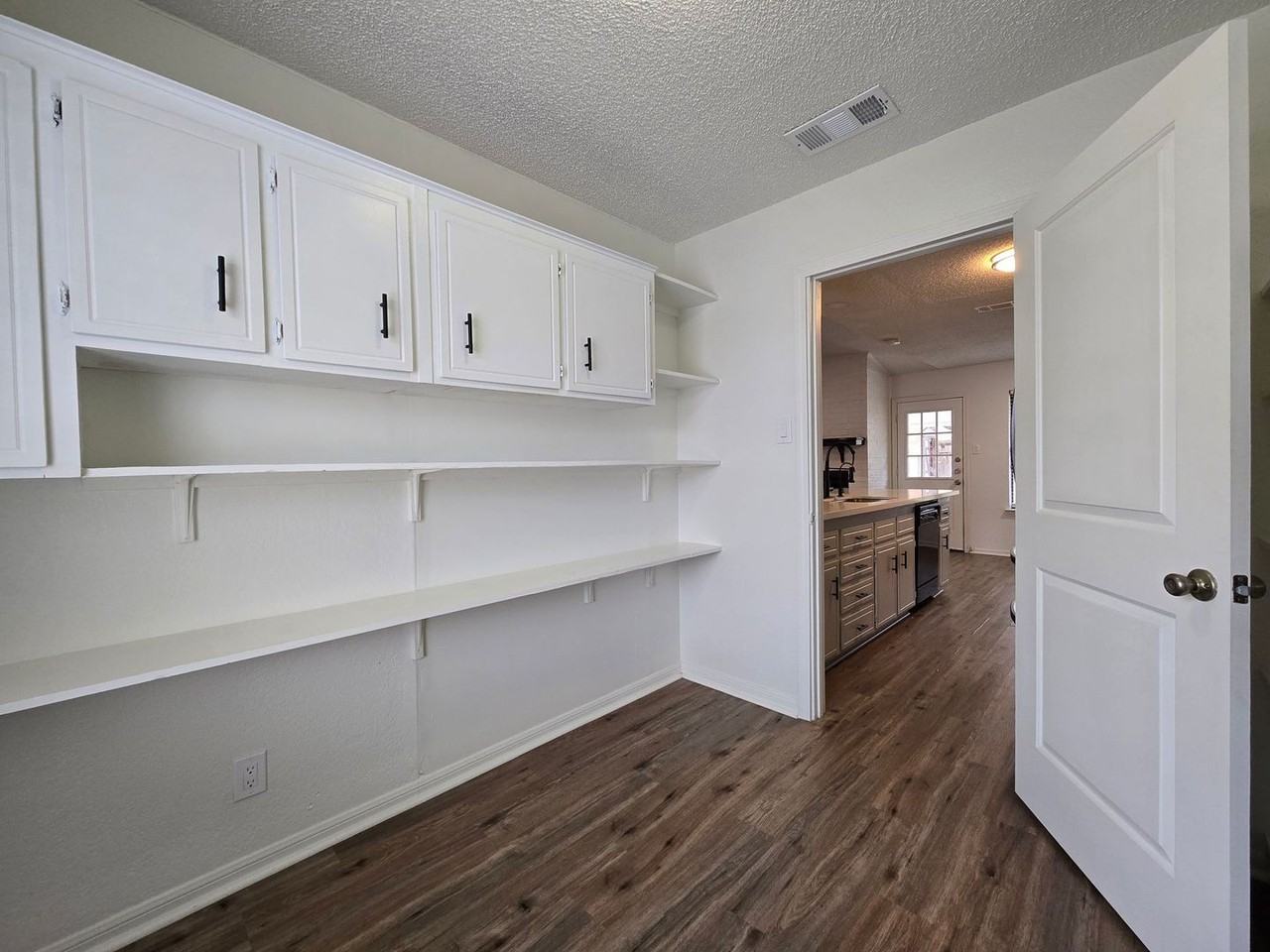 1802 Big Bend Dr - Photo 7 of 25