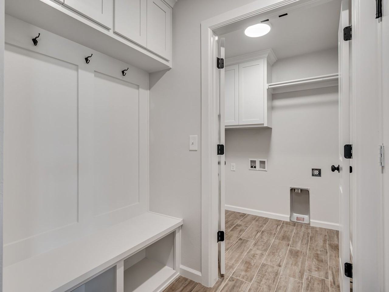 712 Grand Sycamore Dr - Photo 3 of 36