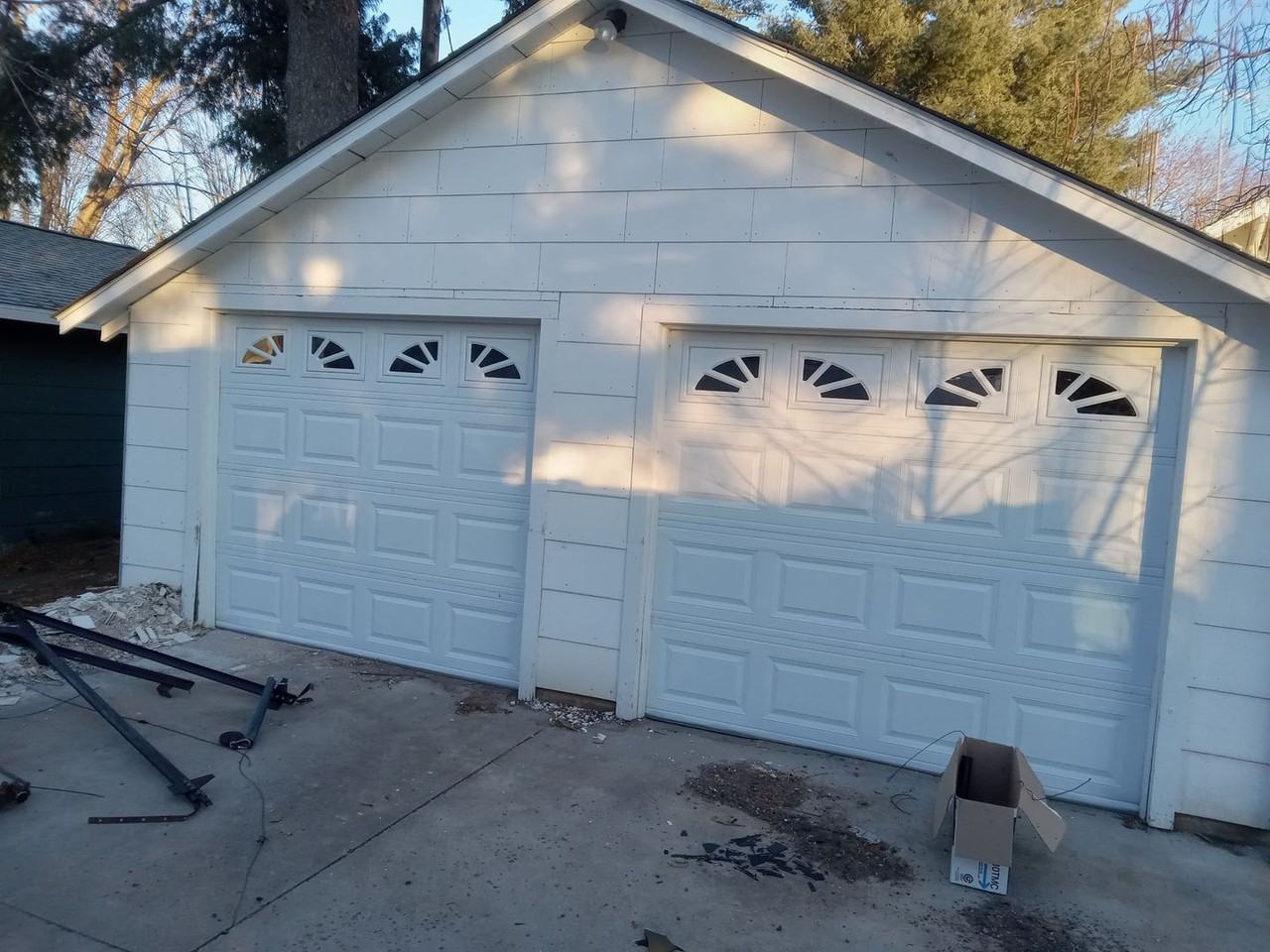 325 Park St S - Photo 2 of 12