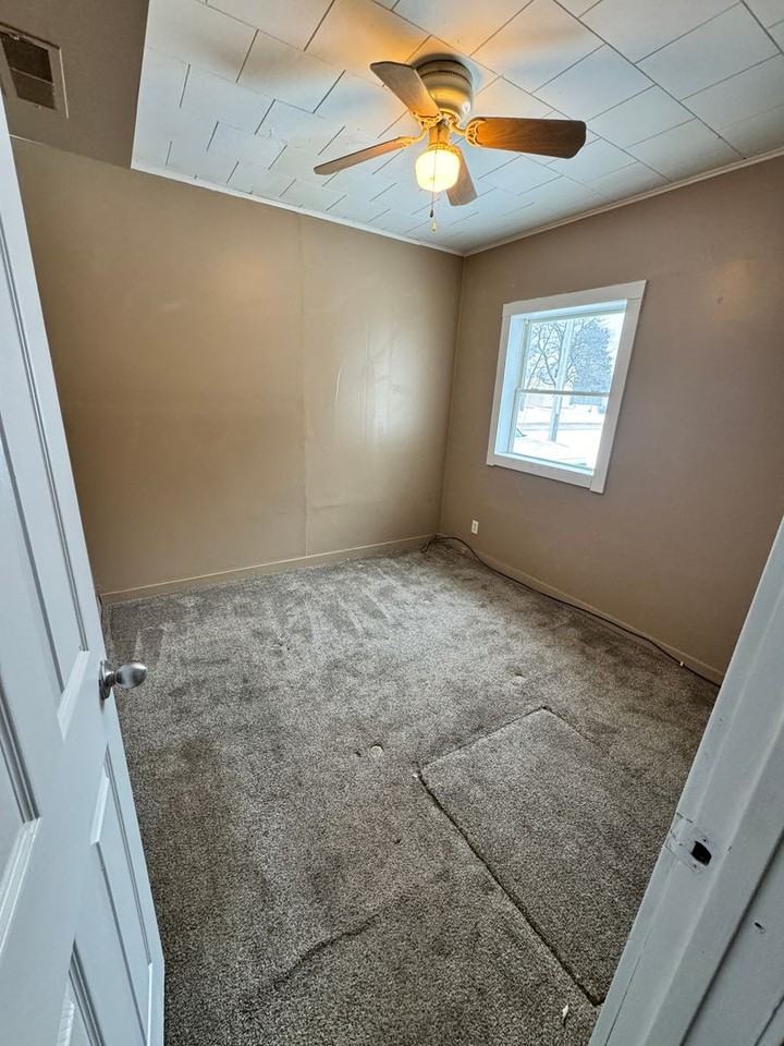 17 Elm Ave Ne - Photo 7 of 11