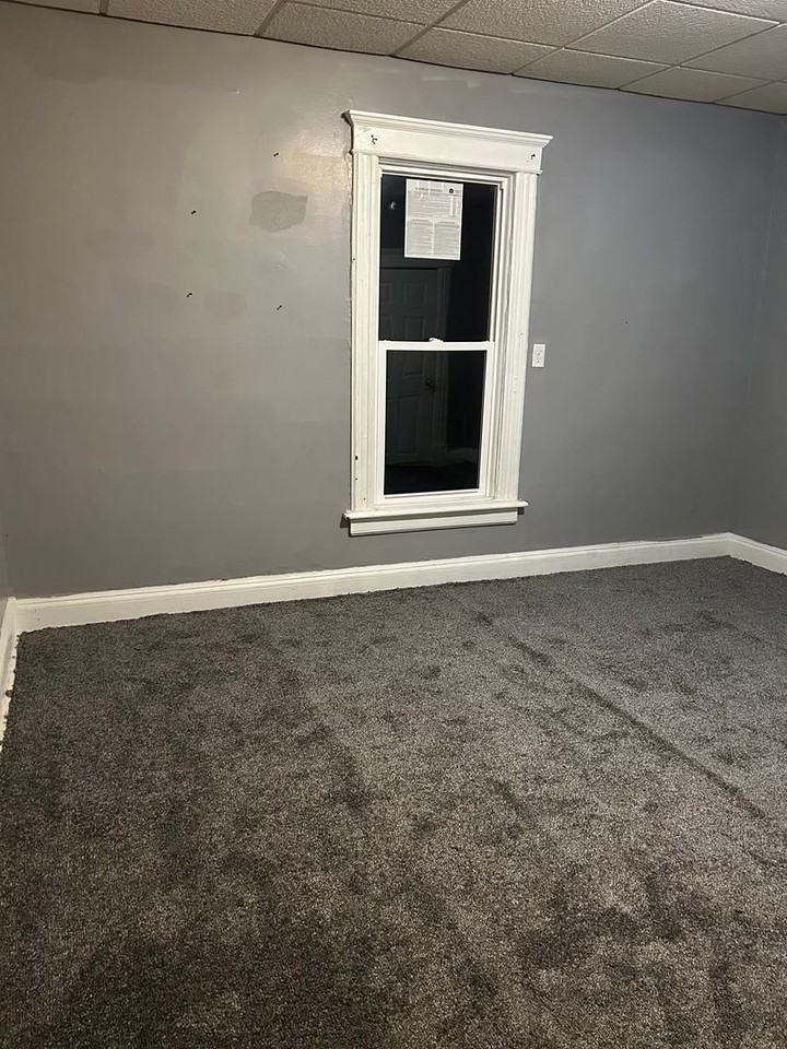 727 California Ave - Photo 3 of 8