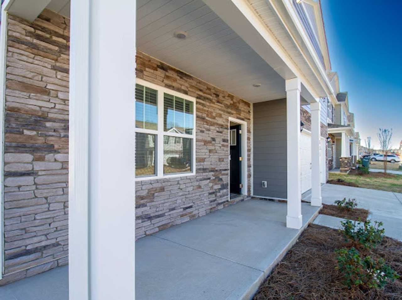 1821 Vanderlyn St - Photo 2 of 31