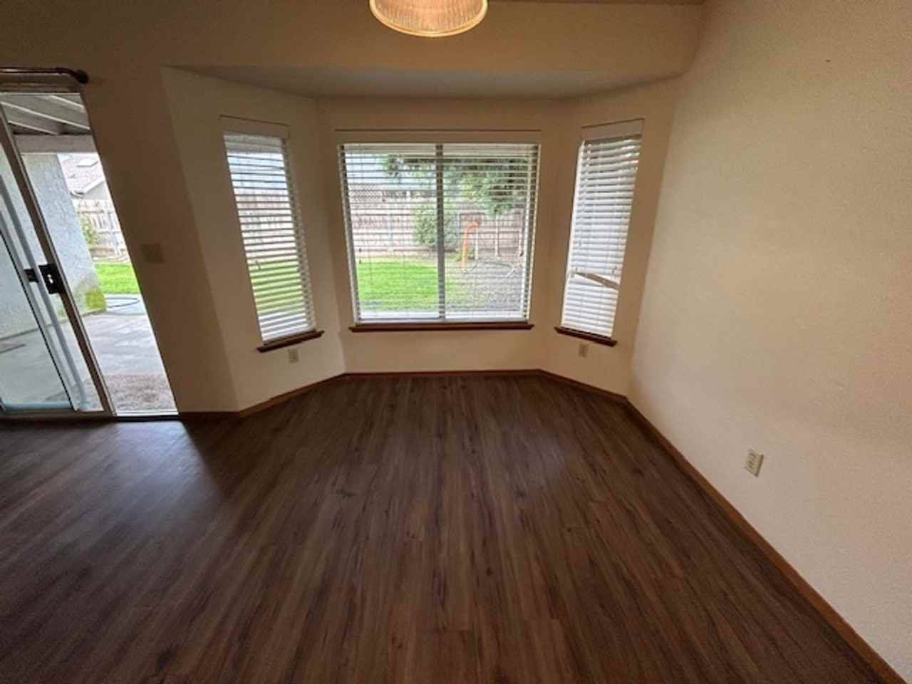 6016 W Crowley Ave - Photo 6 of 15