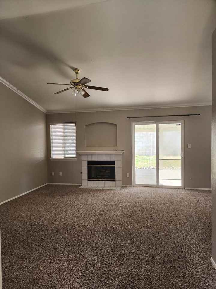 906 Mondavi Way - Photo 2 of 12