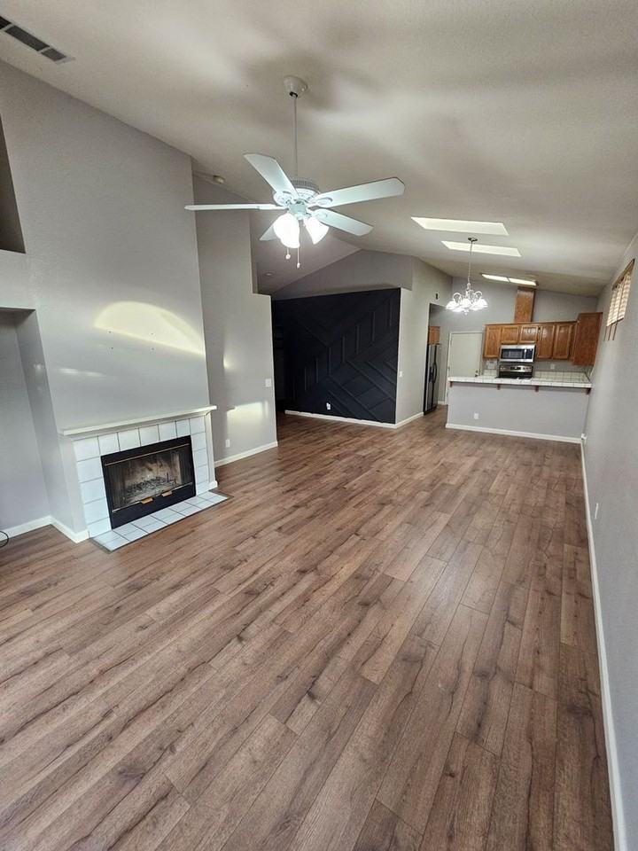 246 Potrero St - Photo 2 of 29