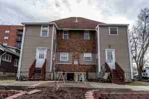 featured image of 1107 E Walnut St