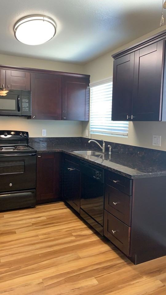 Welcome to 326 I Street in the heart of Chula Vista - Photo 3 of 16