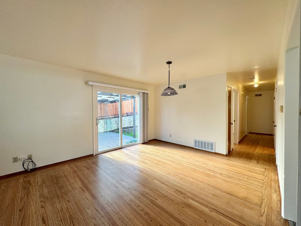 101 Lilienthal Ave - Photo 3 of 25