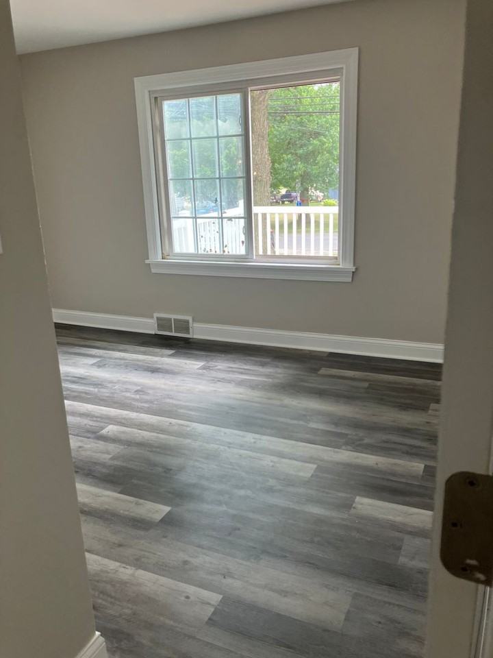 2041 Delaware Ave - Photo 2 of 9