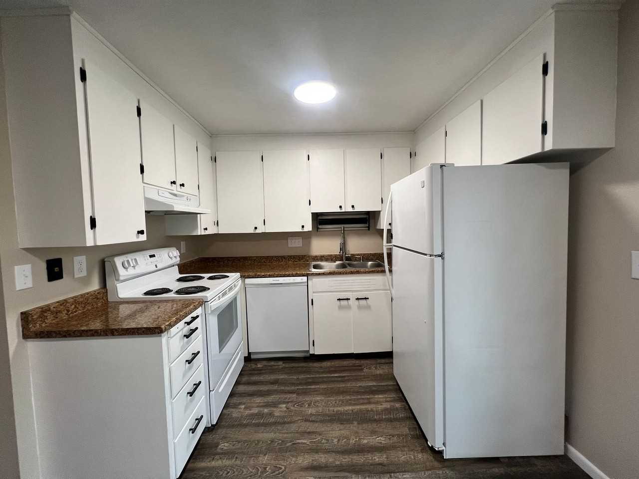 1137 1137 Cascade - Photo 4 of 15