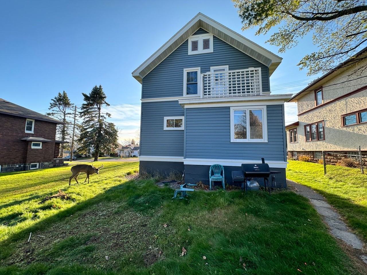 1006 N 19th Ave E - Photo 2 of 12