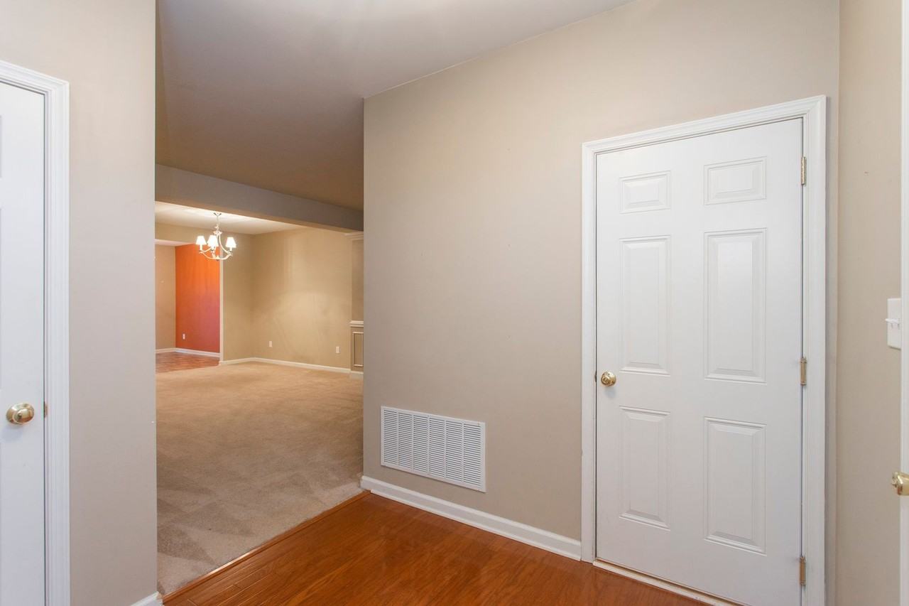 387 Wilmore Dr - Photo 3 of 34