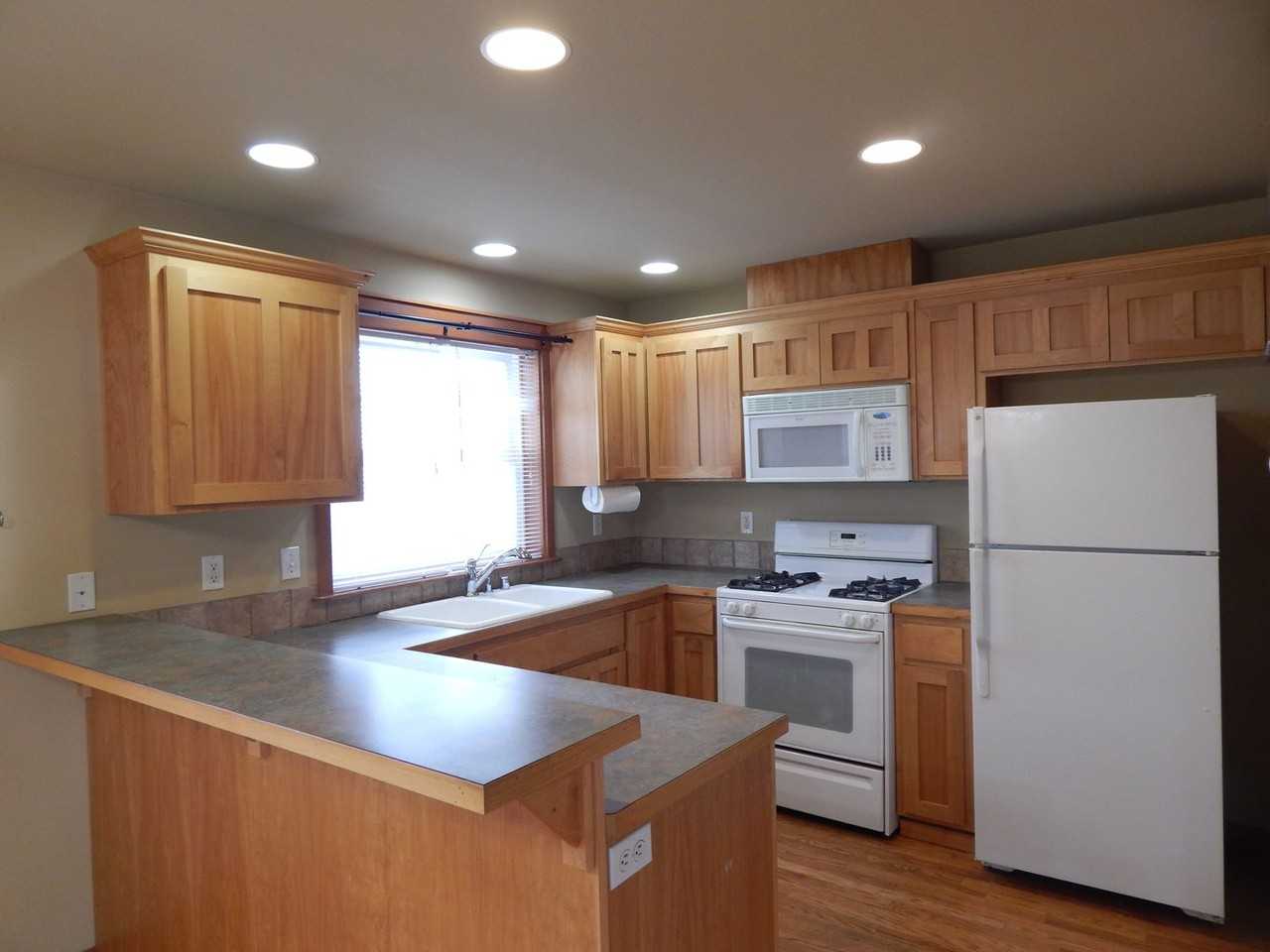 2705 Ne 123rd St - Photo 5 of 18