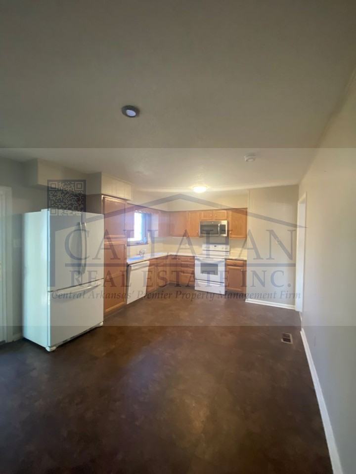 303 S Longfield Ave - Photo 2 of 31