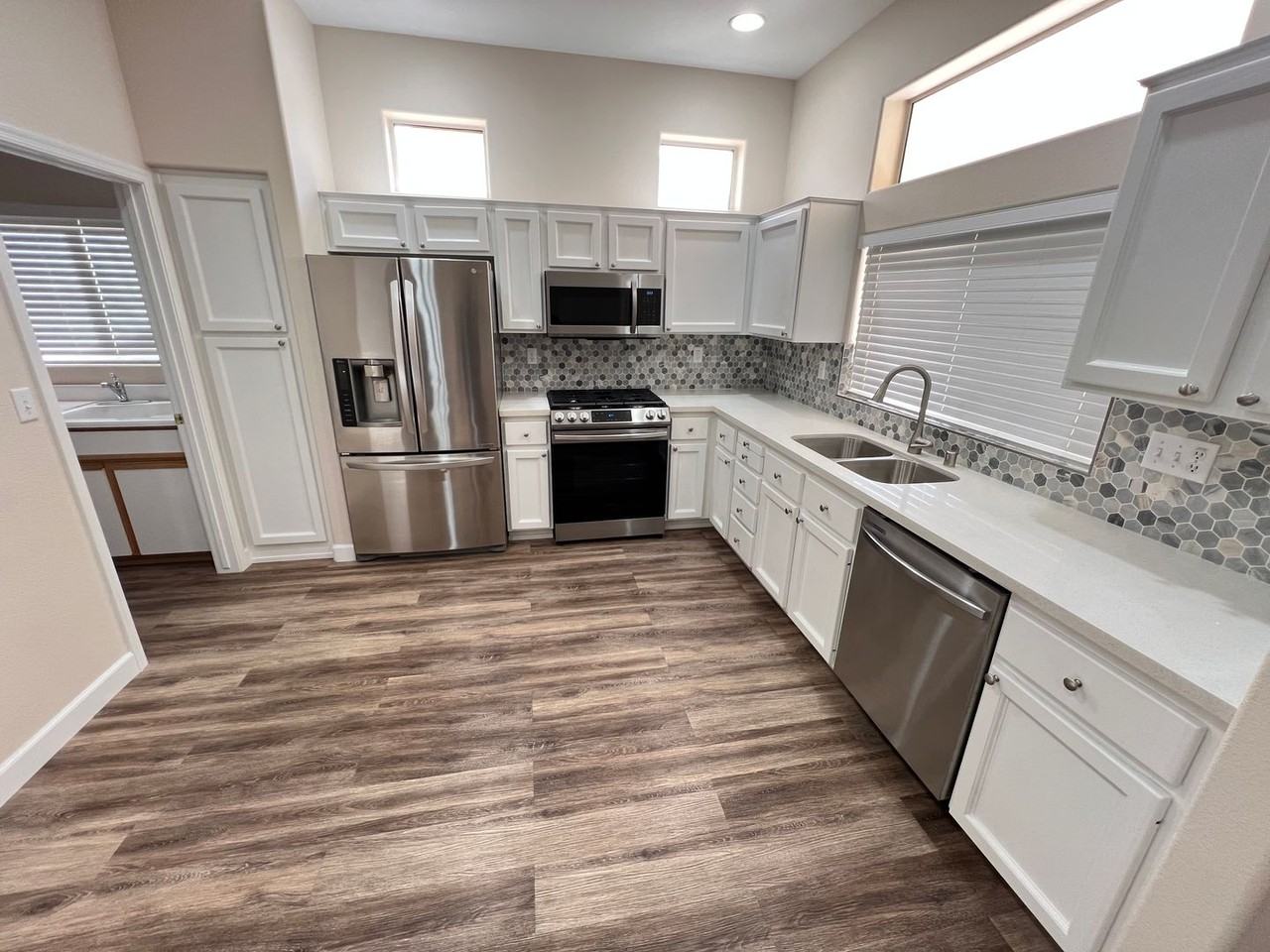 3009 Cradle Mountain Dr - Photo 2 of 35