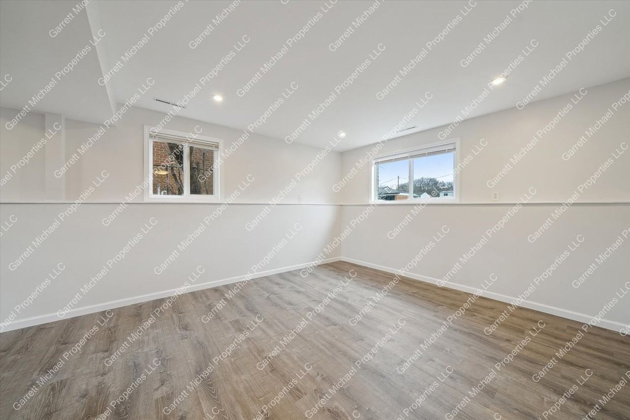 166 Grandview Blvd - Photo 4 of 40