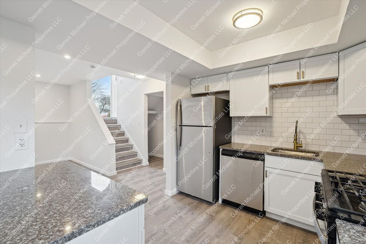 166 Grandview Blvd - Photo 5 of 40