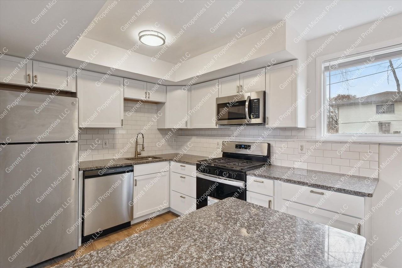 166 Grandview Blvd - Photo 2 of 40