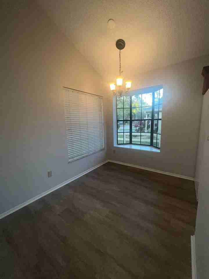 3781 Lake Shore Dr - Photo 3 of 18