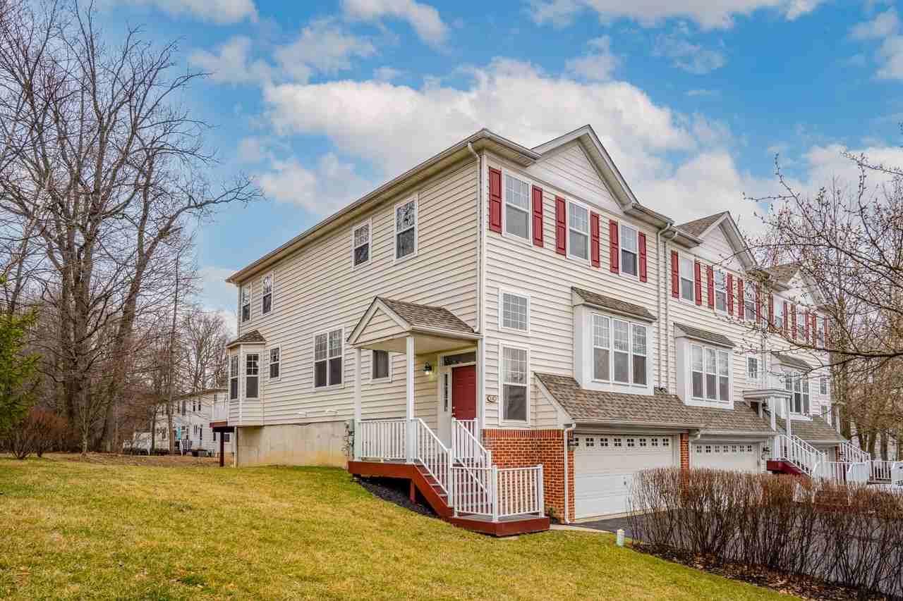 118 Elizabeth Ct - Photo 2 of 25