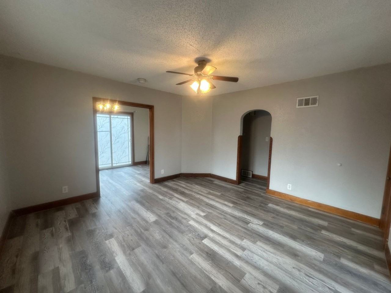 1725 9th St - Photo 3 of 20
