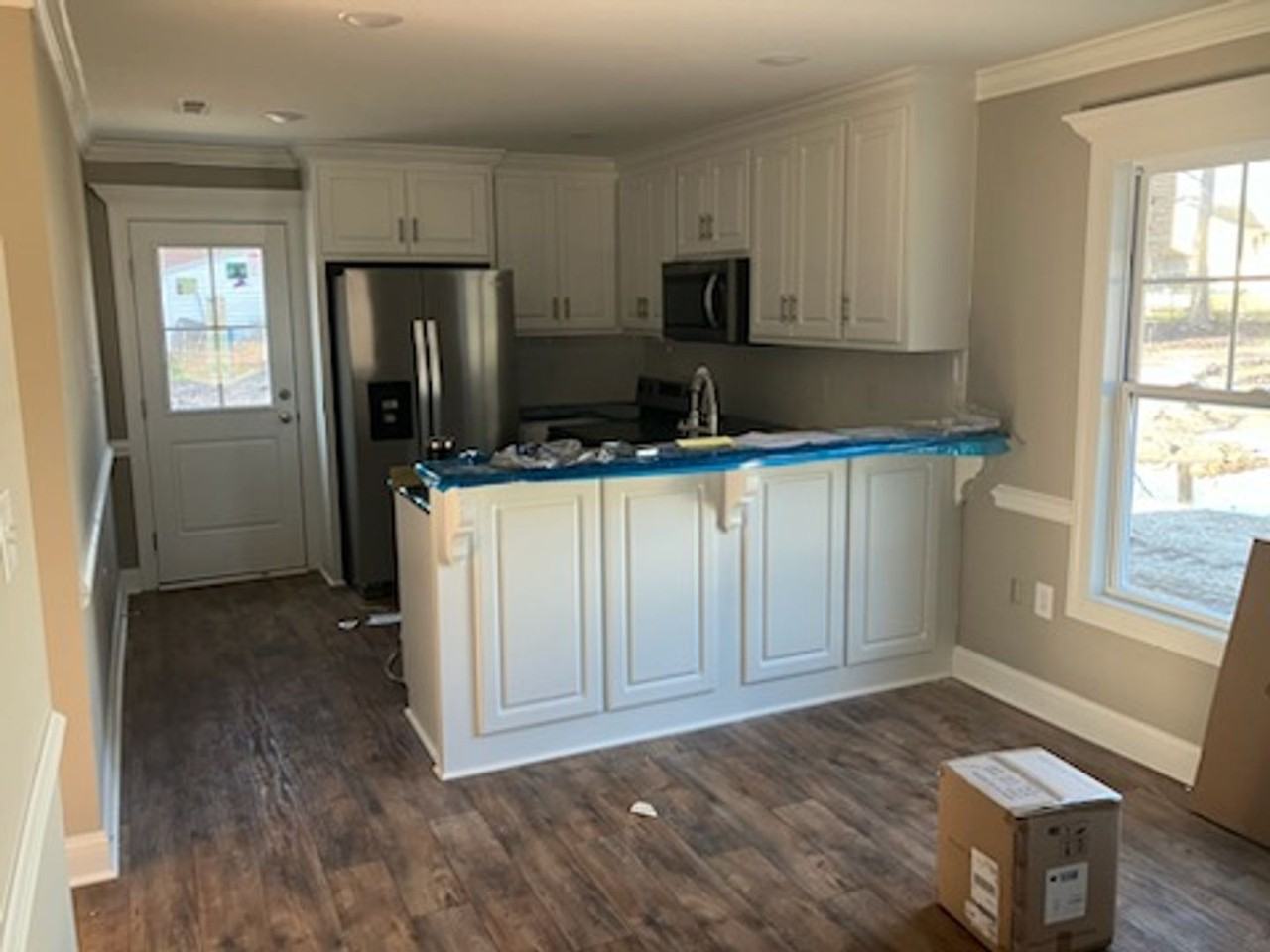 5248 Castlewood Dr - Photo 3 of 7