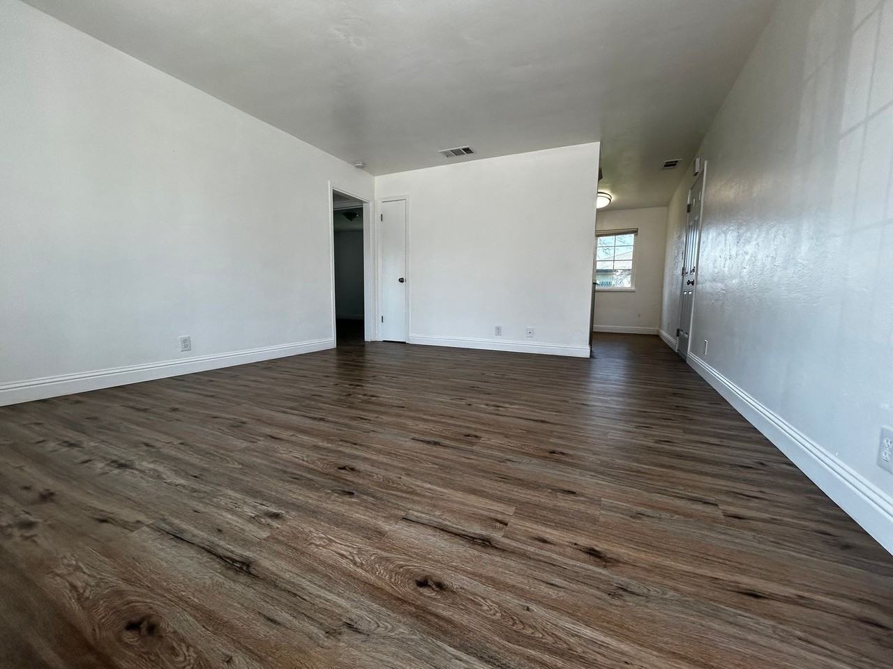 18799 Gilbeau Ct - Photo 3 of 10