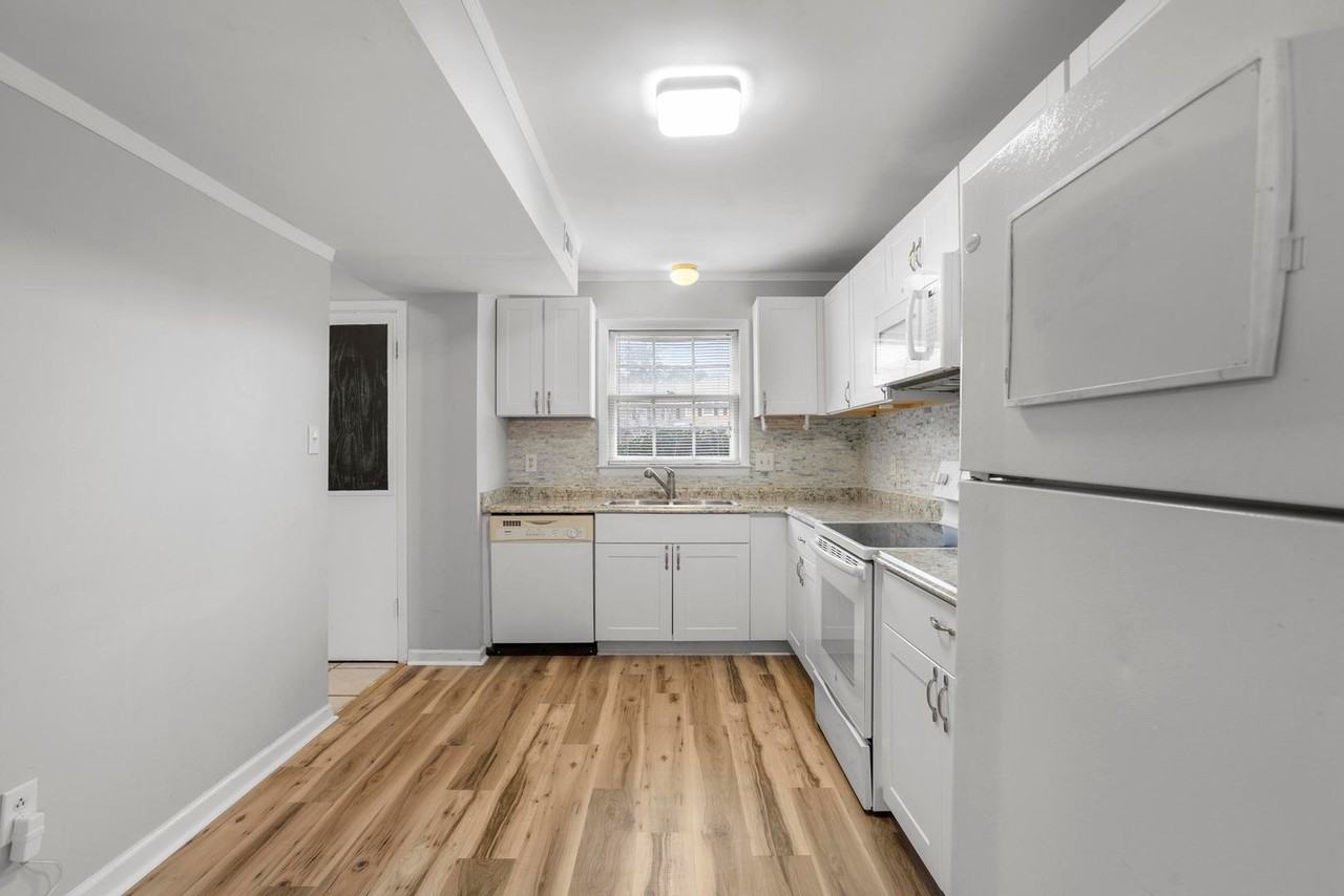 121 King George Ct - Photo 5 of 20