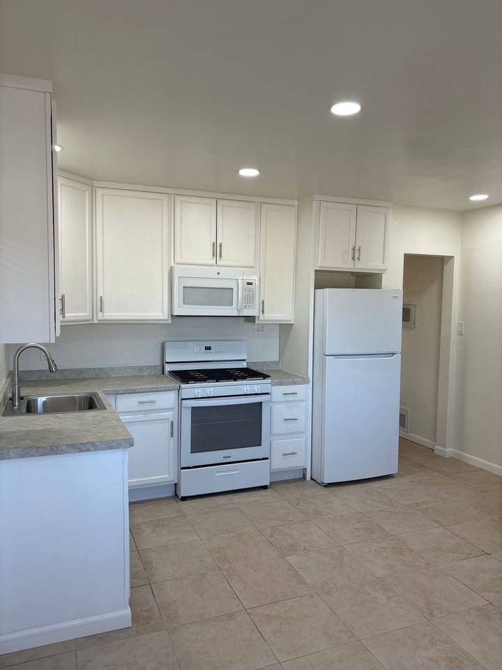 72265 Sun Valley Dr - Photo 4 of 22
