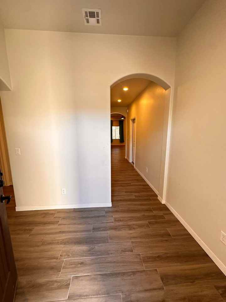 118 Scotland Ct - Photo 2 of 29