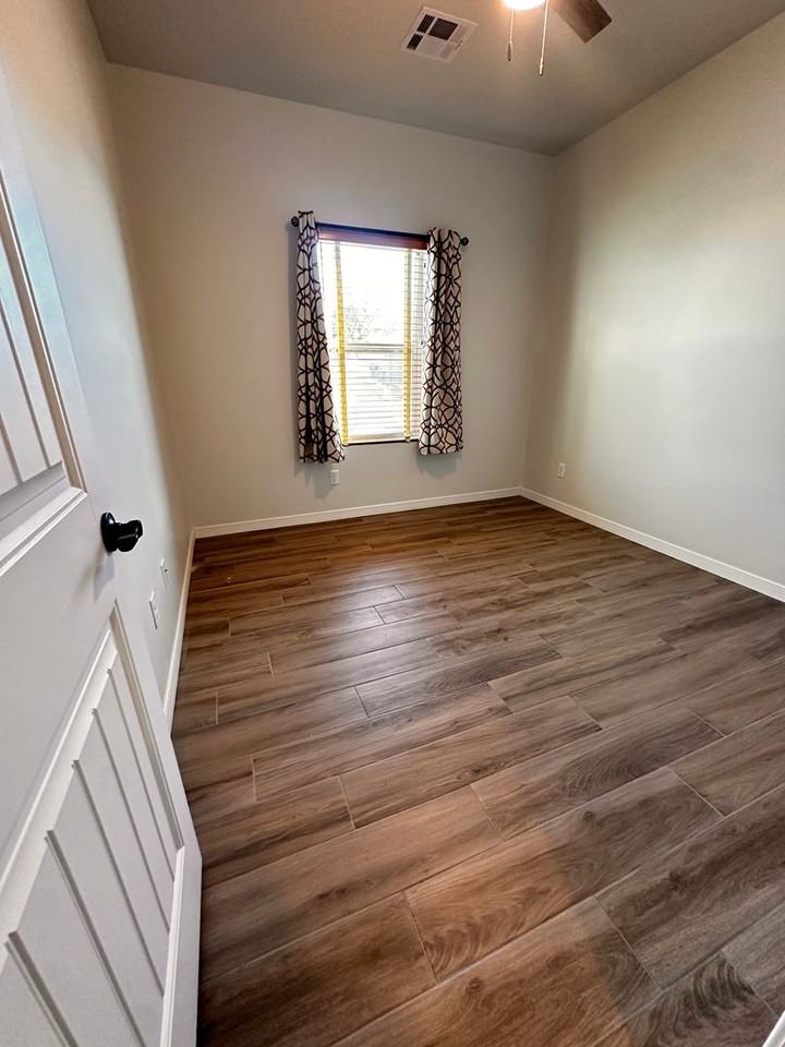 118 Scotland Ct - Photo 4 of 29