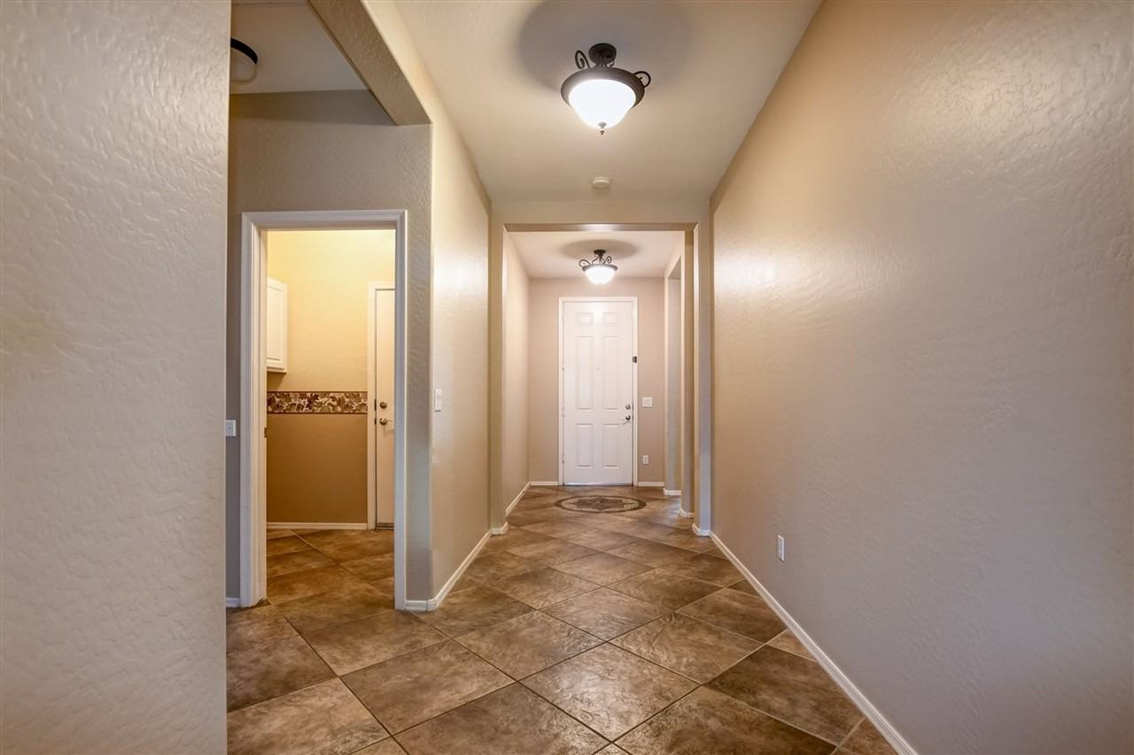 1148 Arden Ct - Photo 4 of 42