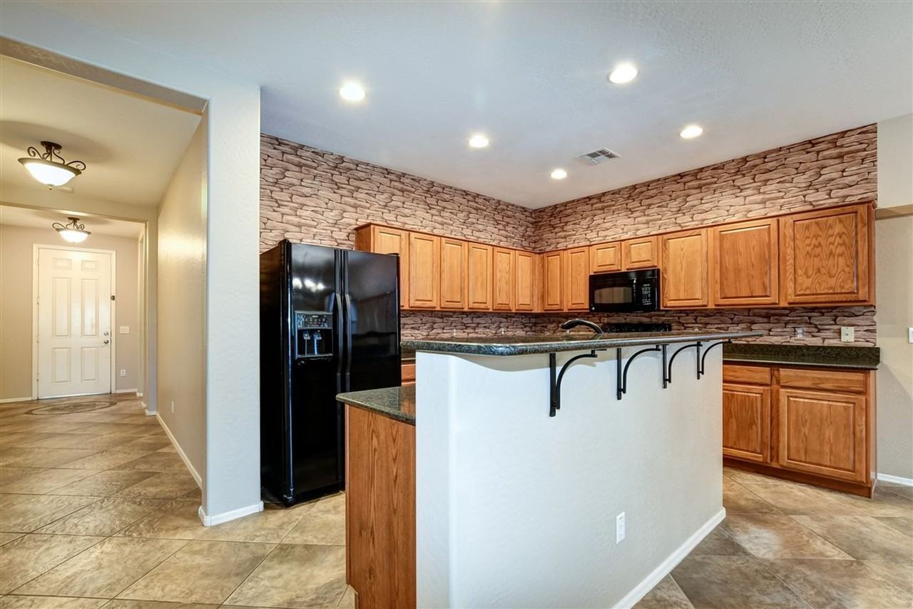 1148 Arden Ct - Photo 5 of 42