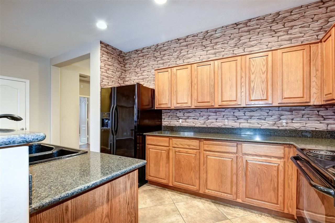 1148 Arden Ct - Photo 7 of 42