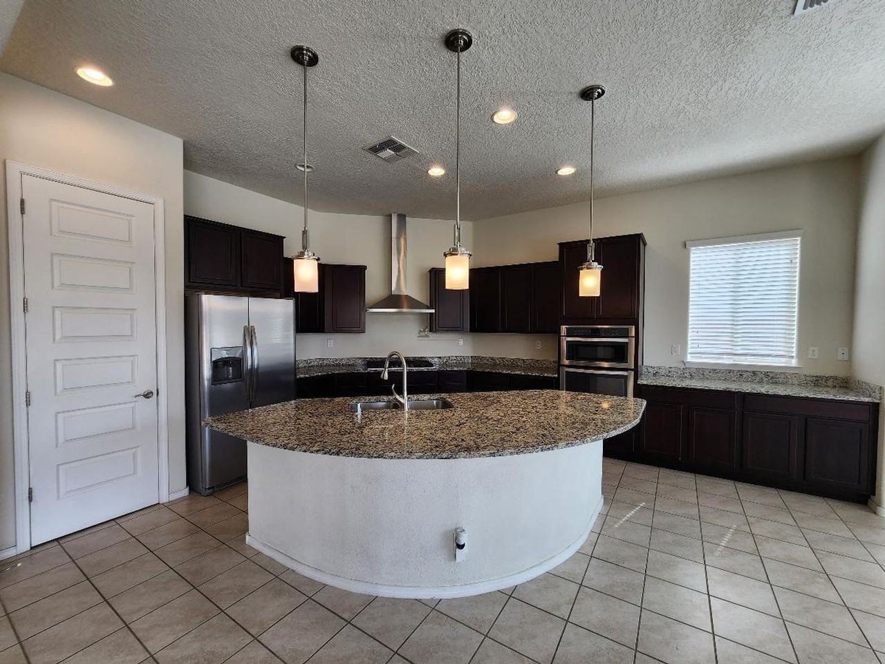 4302 Neblina Dorada - Photo 3 of 21