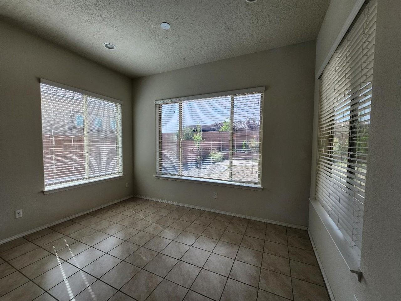 4302 Neblina Dorada - Photo 5 of 21