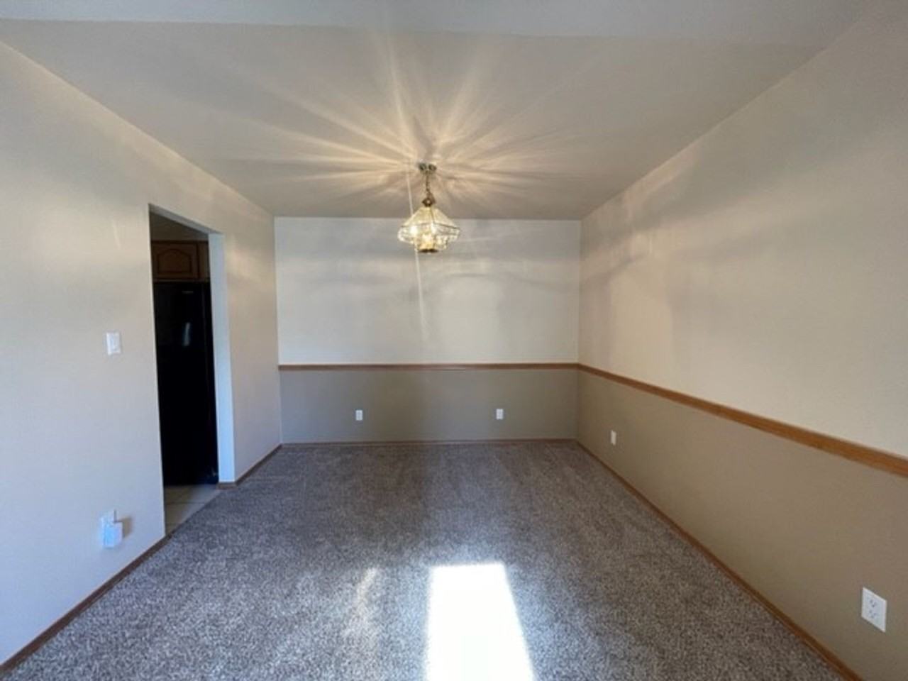 2604 W 8th St - Photo 3 of 15