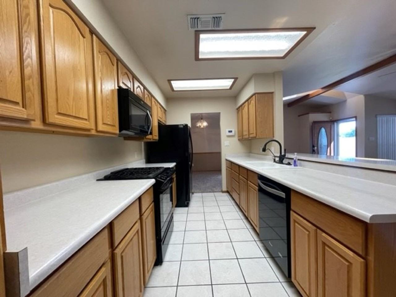 2604 W 8th St - Photo 4 of 15