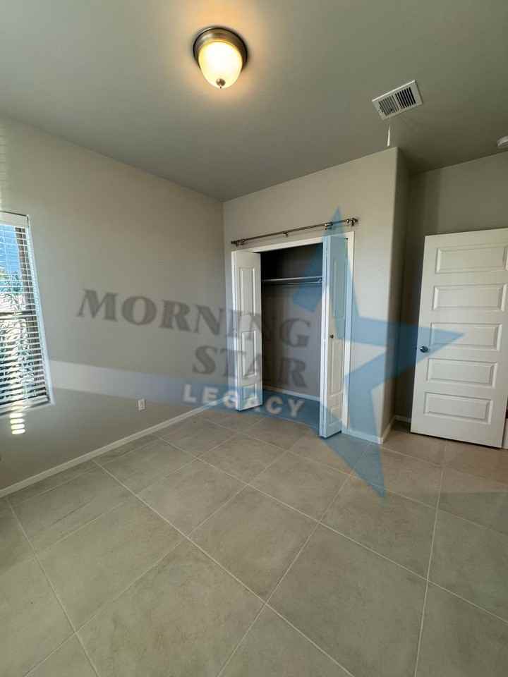 3921 Santa Sophia Rd - Photo 4 of 39