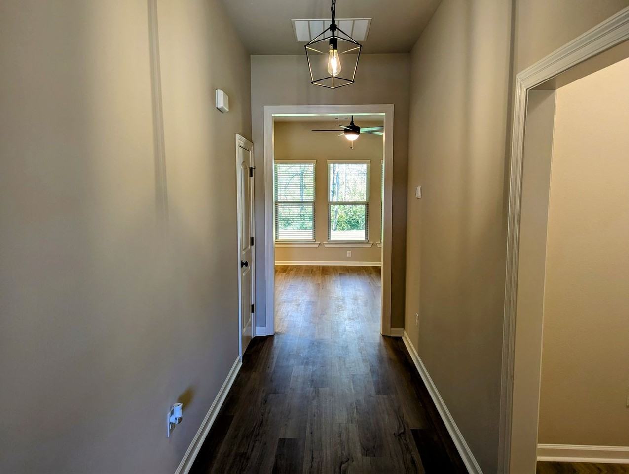 136 Segovia Way - Photo 2 of 23