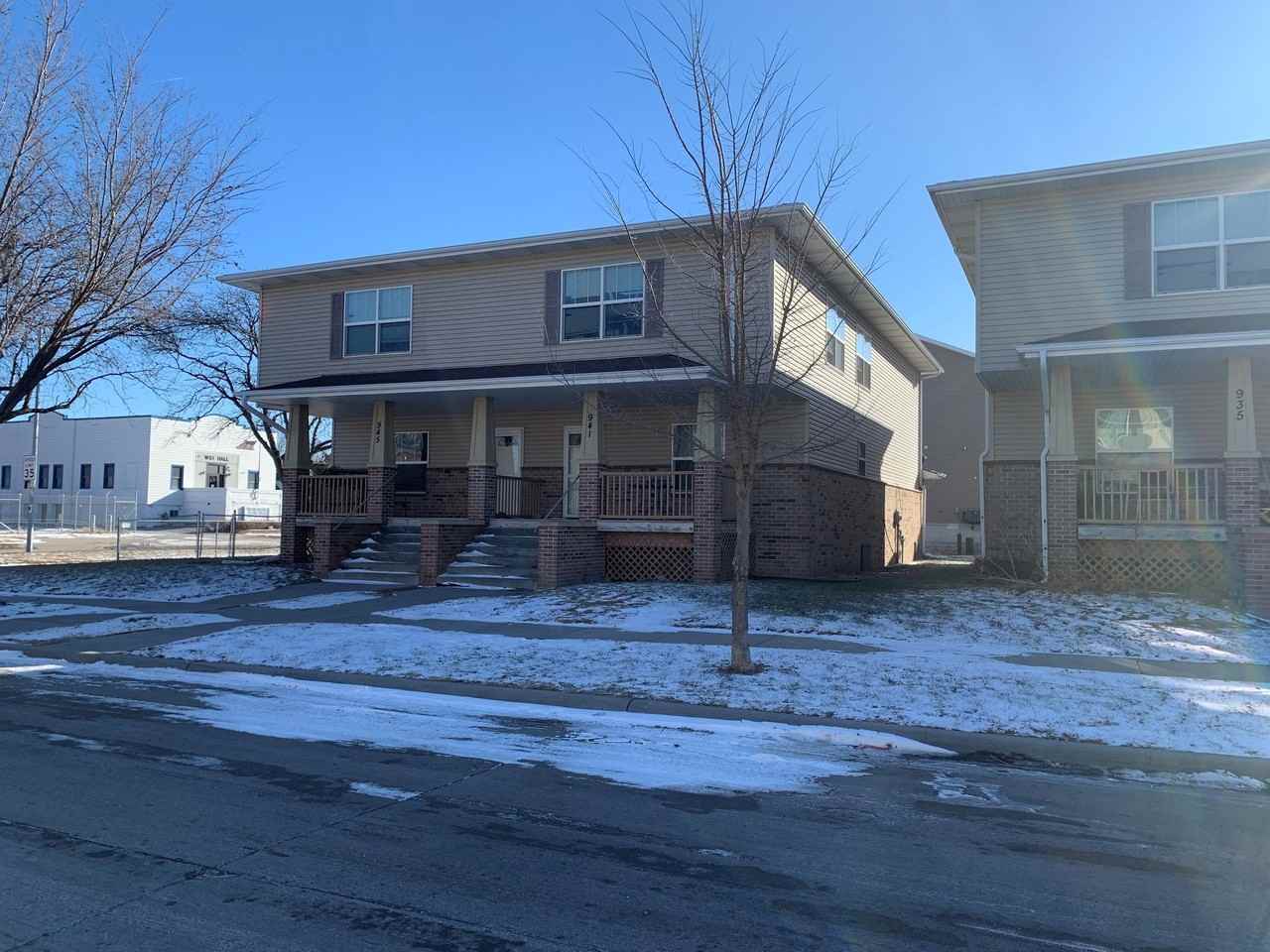 4 bedroom/2 Bath Town home for rent! - Photo 2 of 4