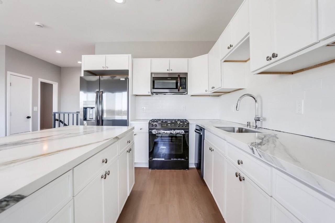 Jewett - Photo 5 of 50