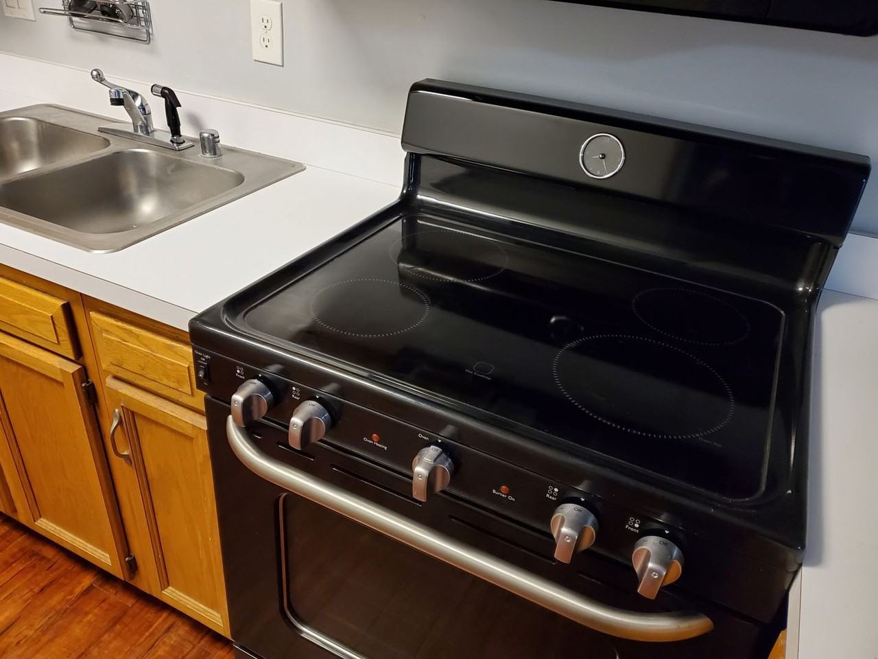 2730 Brownsboro Rd - Photo 4 of 17