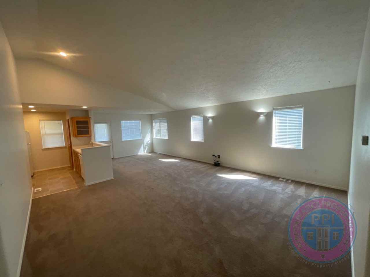 39314 Cascadia Village Dr - Photo 3 of 13
