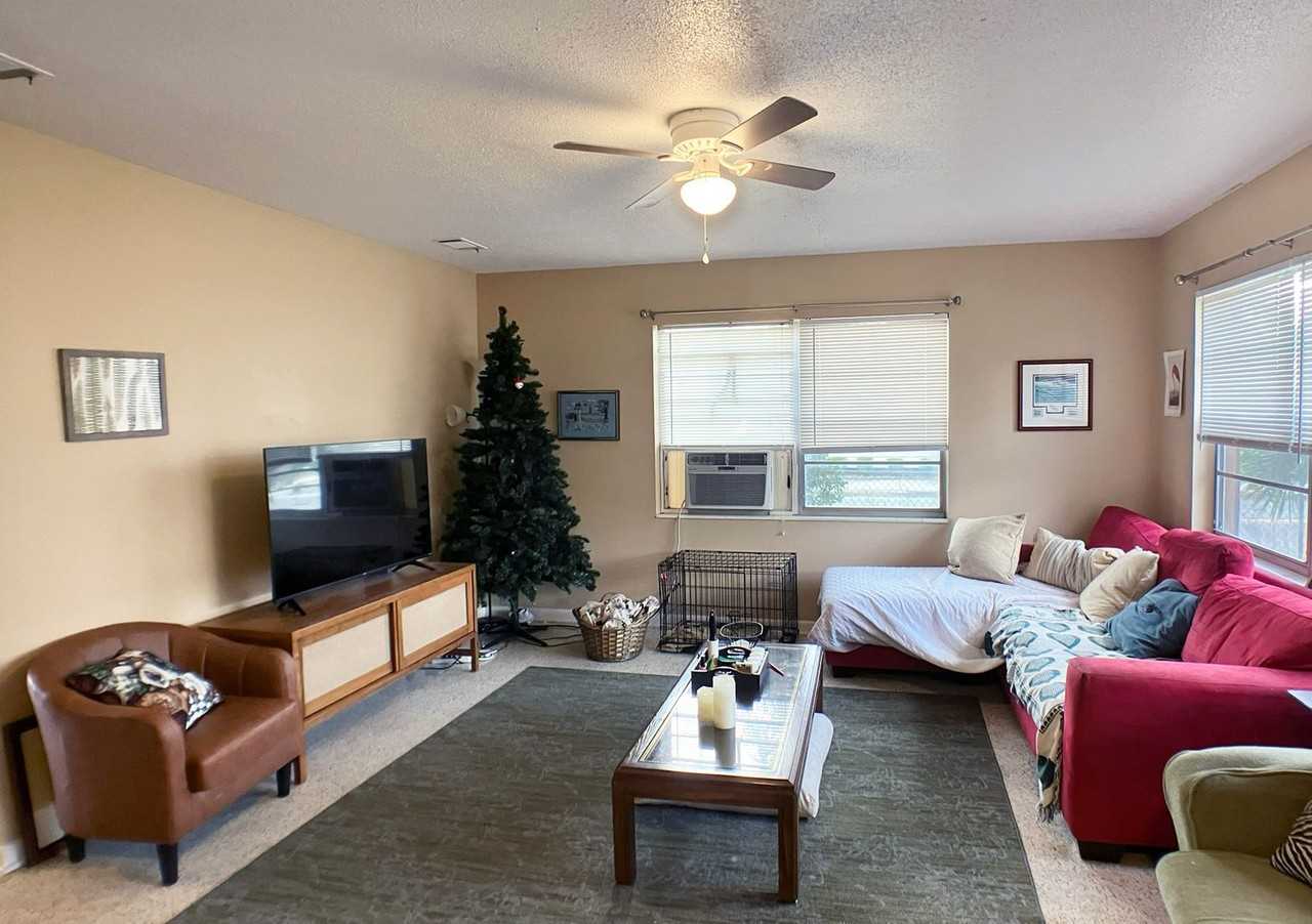 929 Northwest 7th Avenue - Photo 3 of 16