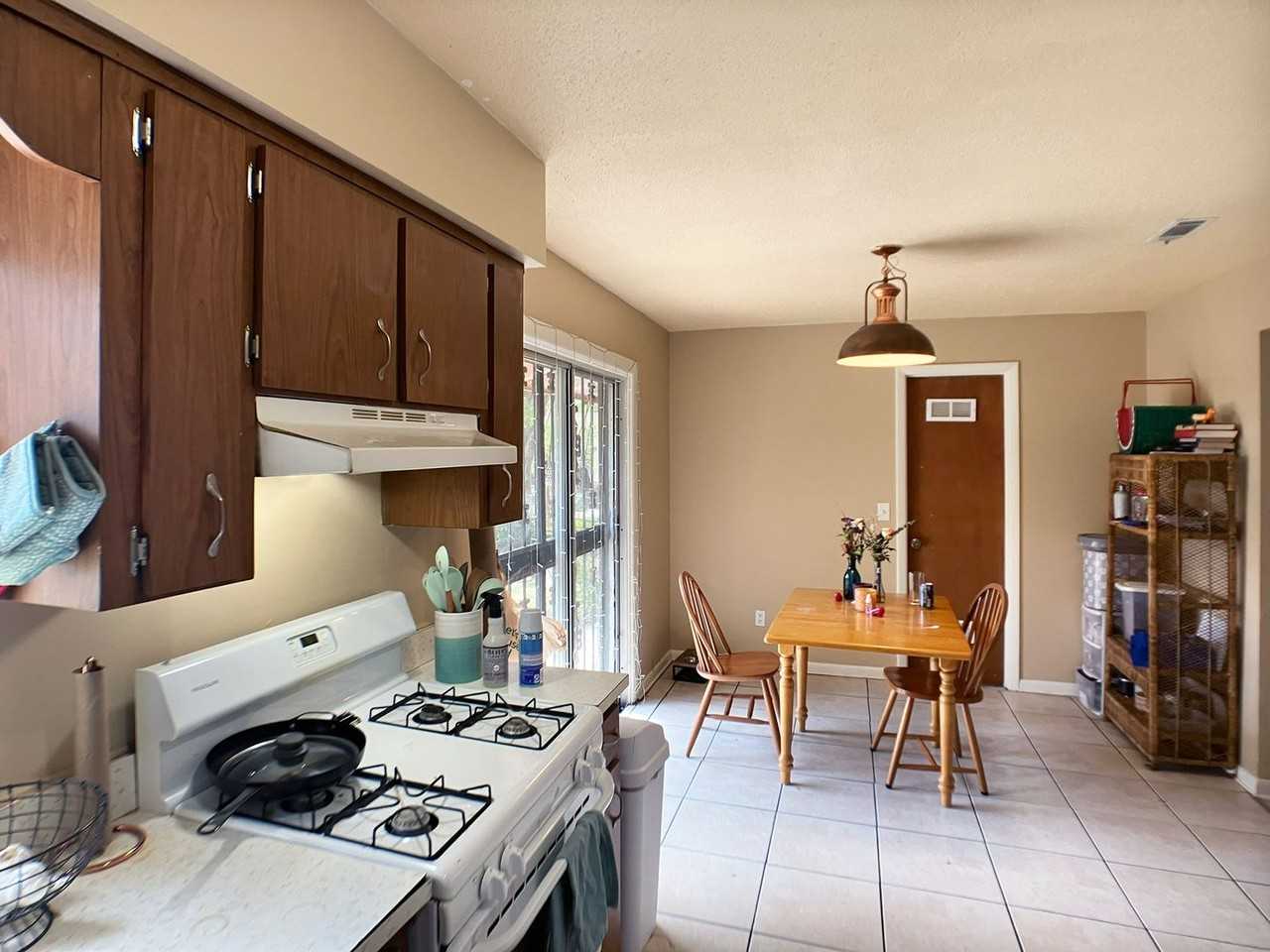 929 Northwest 7th Avenue - Photo 6 of 16